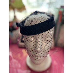 Vintage Navy Blue Veil Hat With Netting & Bow Accents